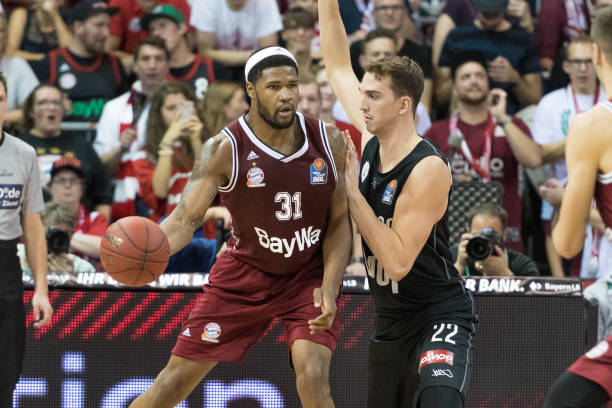 有一对引人 有一对引人